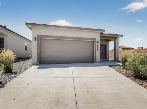 4904 LONG'S PEAK Road NE, Rio Rancho, NM 87144