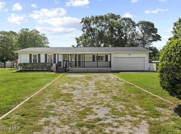2828 Easy Street, Newport, NC 28570