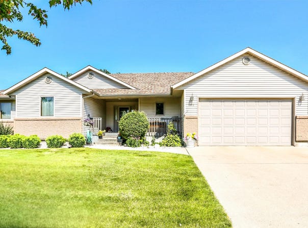 1702 Northview Lane, Aberdeen, SD 57401