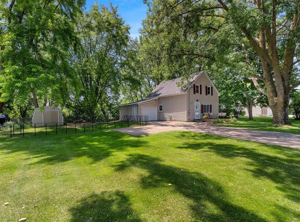3320 IRIS Court, GREEN BAY, WI 54311-7639