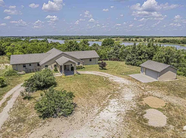475 Trail Road, Herington, KS 67449