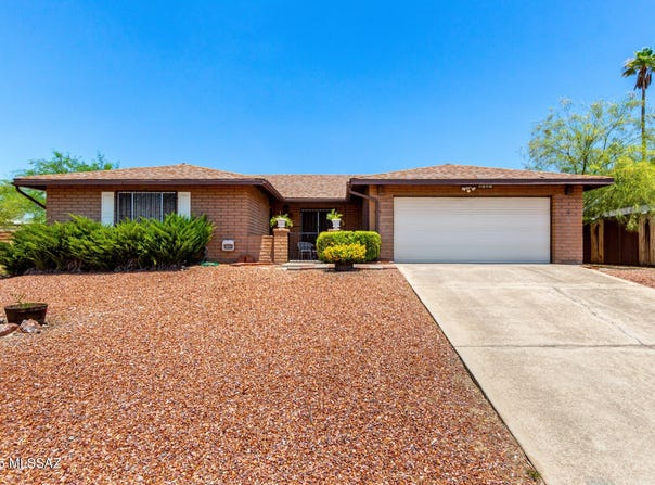 1717 S Burning Tree Avenue, Tucson, AZ 85710