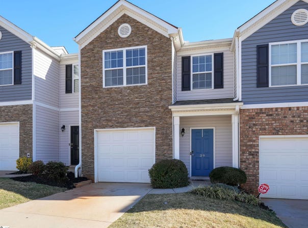 39 Moorlyn Lane, Greer, SC 29650