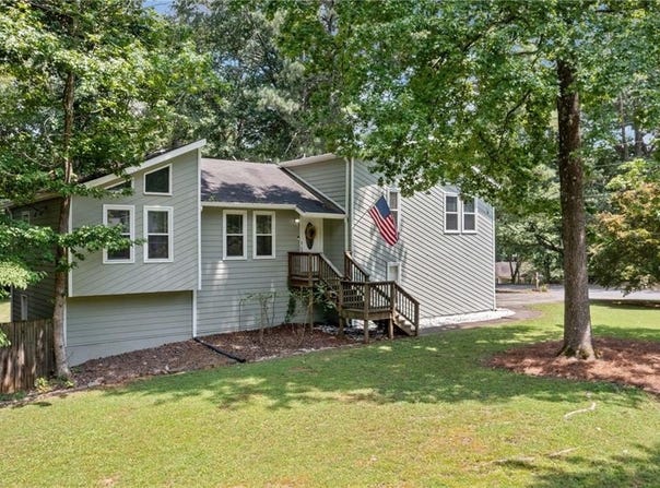 416 Creekside Lane, Woodstock, GA 30188