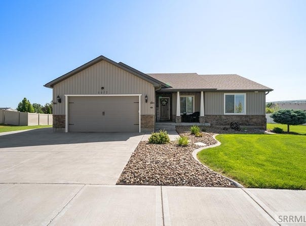 5577 Cottontree Lane, Ammon, ID 83406
