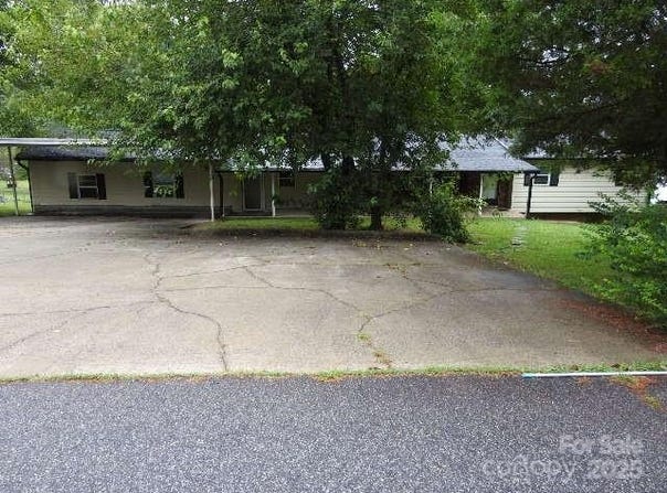 301 Meredith Drive, Trinity, NC 27370