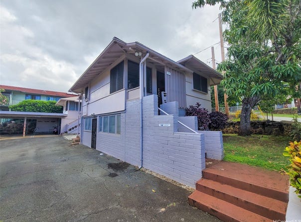 1708 Nakiu Place, Honolulu, HI 96822