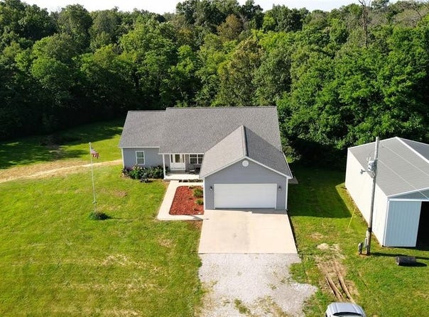 9339 Prairie Ridge Rd, Walsh, IL 62297