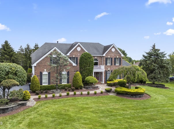 59 Country View Drive, Freehold, NJ 07728