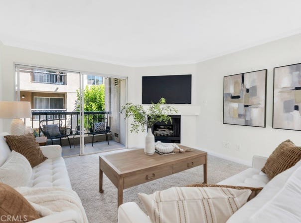 5535 Canoga Avenue, Woodland Hills, CA 91367