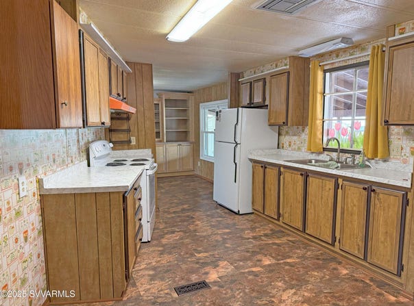 4715 N Drifting Sands Rd, Rimrock, AZ 86335