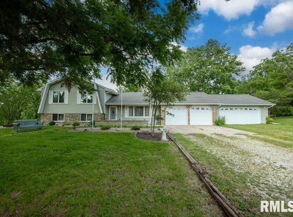 386 TOWNHALL Road, Metamora, IL 61548