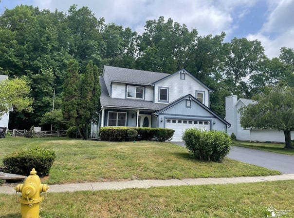 2004 Stoneybrook Lane, Temperance, MI 48182