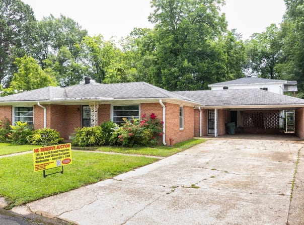 305  Smith, Magnolia, AR 71753