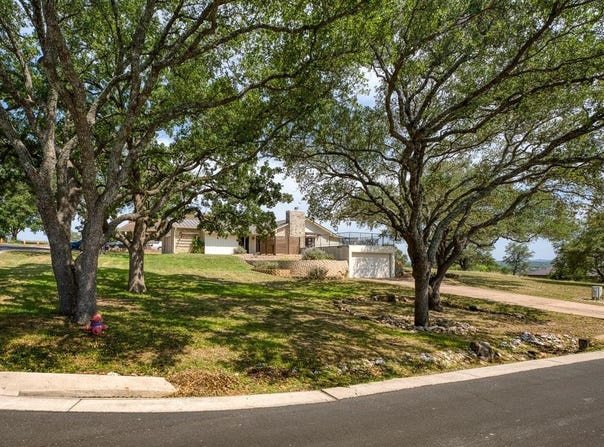 305 Onyx, Horseshoe Bay, TX 78657