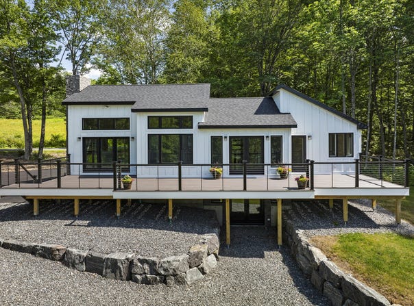 862 W Neck Road, Nobleboro, ME 04555