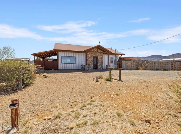 10975 E Janet Way, Dewey-Humboldt, AZ 86327