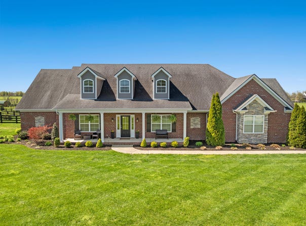 111 Colonial Drive, Versailles, KY 40383