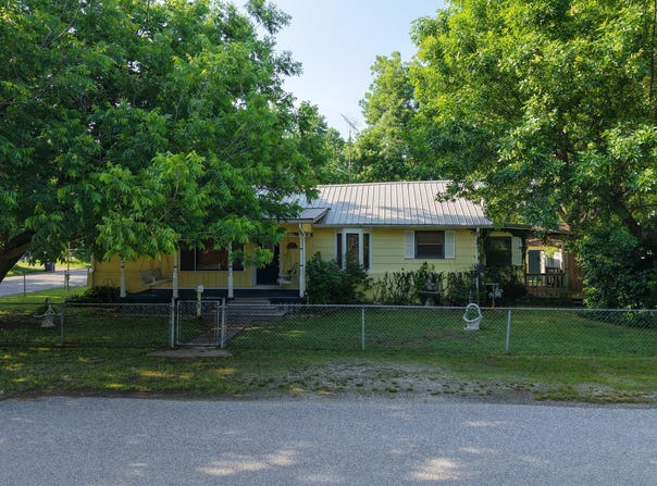 400 N Vine Street, Commerce, OK 74339