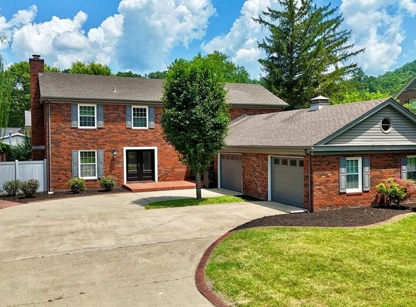 228 E Cedar Drive, Pikeville, KY 41501