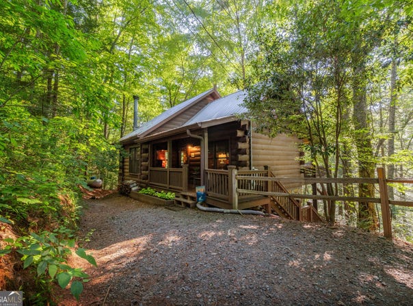 76 Creekside, Ellijay, GA 30540