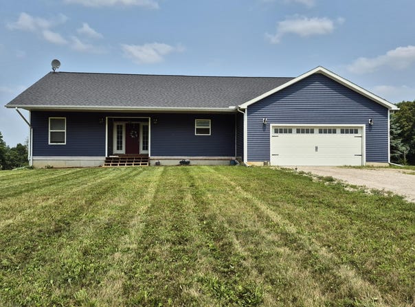 5056 GLEASON DR Drive, Whitmore Lake, MI 48189