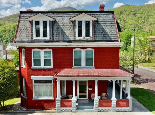 323 Ballengee, Hinton, WV 25951