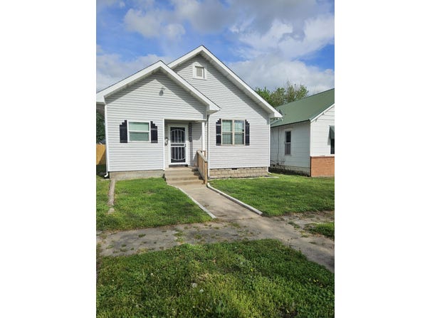 613 8th Street, Monett, MO 65708