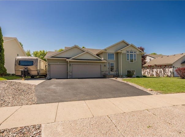 822 Emerson Avenue N, Montrose, MN 55363