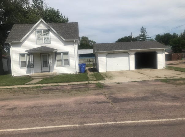 403 Washington St., Gayville, SD 57031