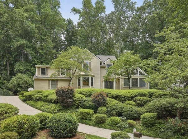 390 Spalding Drive, Sandy Springs, GA 30328