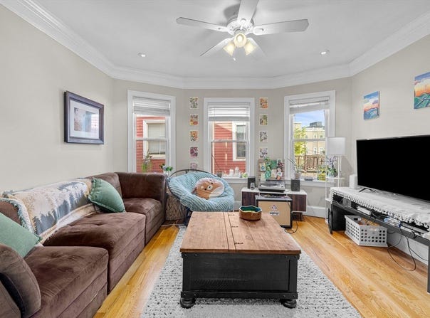 28 Edison Grn 2, Boston, MA 02125