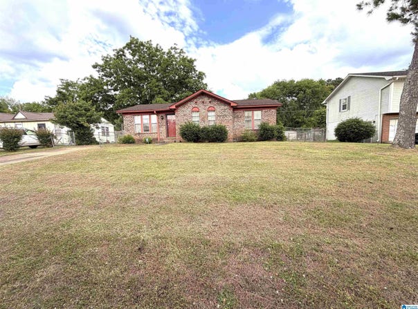 1312 LONGBROOK DRIVE, BESSEMER, AL 35020