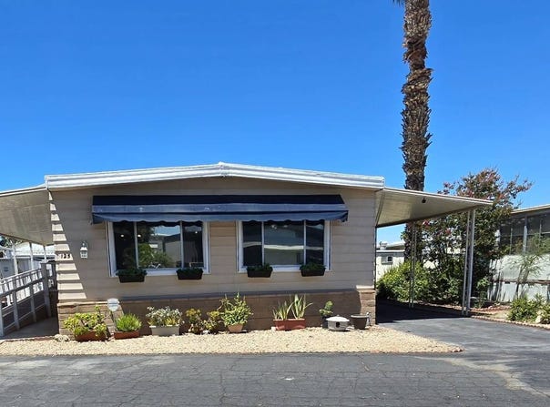 332 N Lyon Ave, Hemet, CA 92543