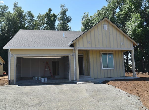 871 OAKLEAF WAY, Silverton, OR 97381