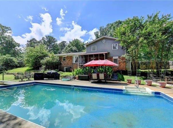 4562 Lucerne Valley Road SW, Lilburn, GA 30047
