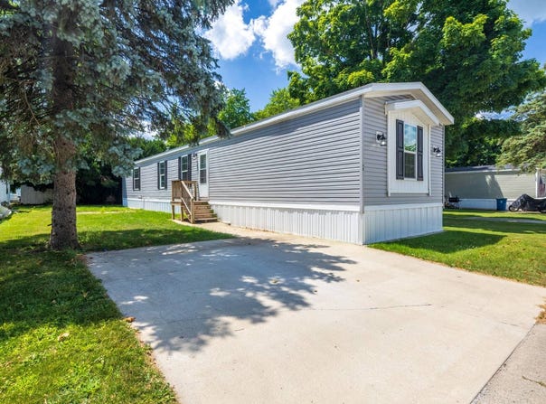 168 Jamestown Ave, Valparaiso, IN 46383