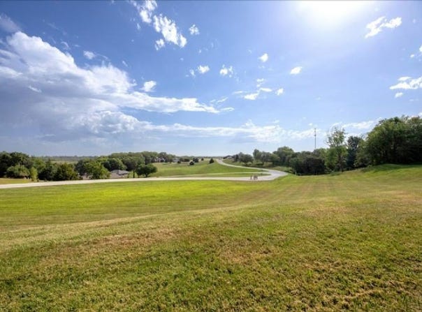 22475 Grande View Ave, Glenwood, IA 51534