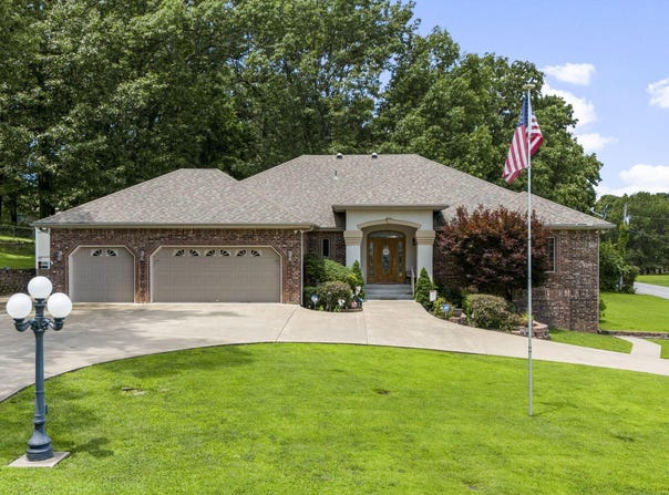 3110 Old Dyke Road, Grove, OK 74344