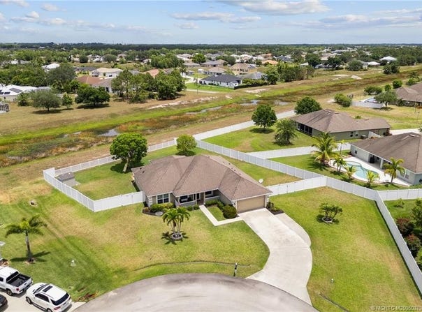 5863 NW Jannebo Court, Port St Lucie, FL 34986