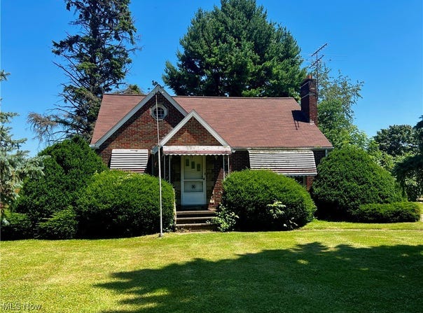 321 S Lake Street, Amherst, OH 44001