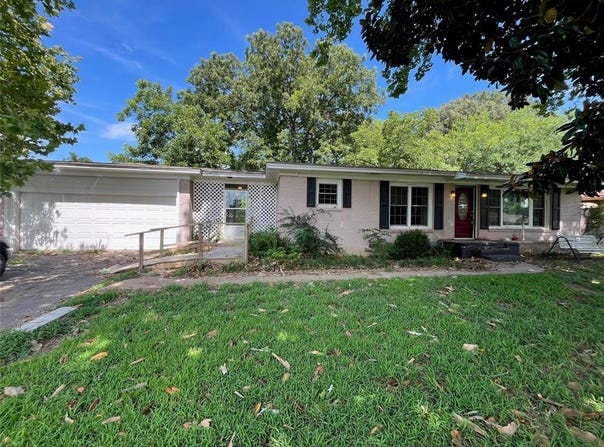11136 Castleberry Street, Brownsboro, TX 75756
