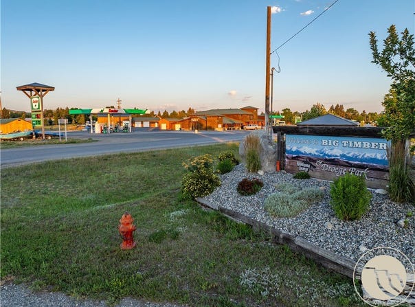 228 Big Timber Loop Rd, Big Timber, MT 59011