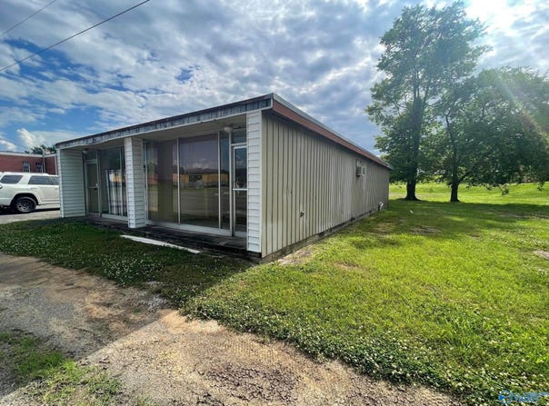 111 Tennessee Street, Bridgeport, AL 35740