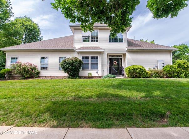 18 Kent Lane, Easton, PA 18045