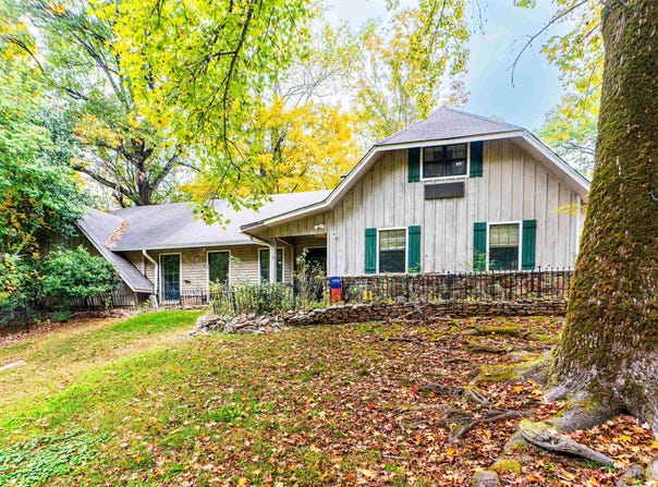 26 Holiday Hills Dr, Helena, AR 72342