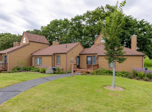 11 Farmstead Drive, GALENA, IL 61036