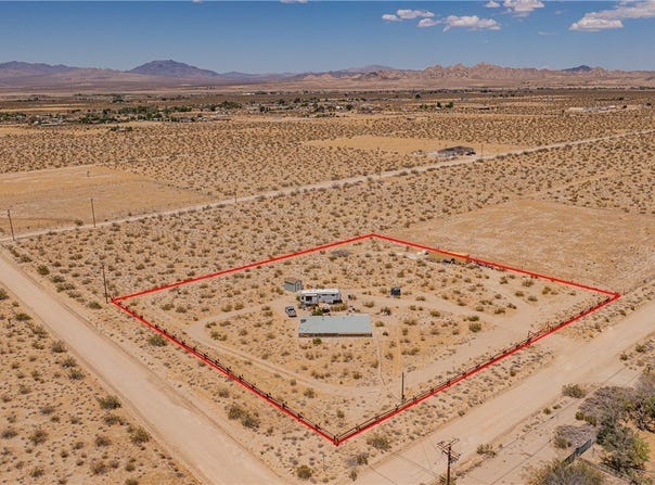 35330 Foothill Rd, Lucerne Valley, CA 92356