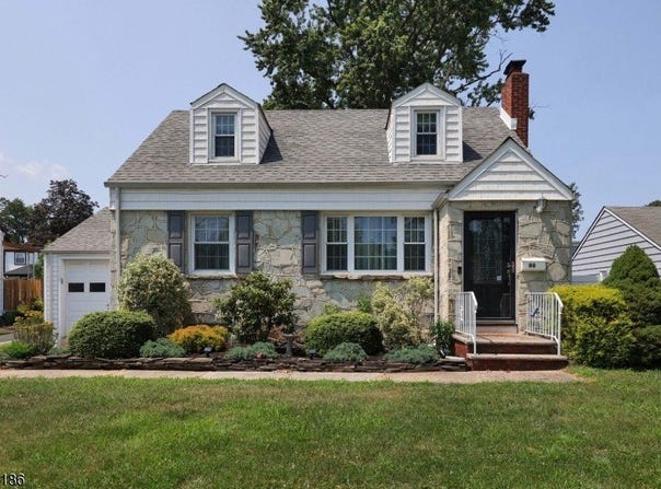 86 St. Laurent Dr, Clark Twp., NJ 07066-2626