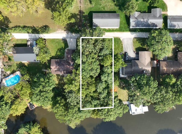 Highland Cove, Monticello, IN 47960